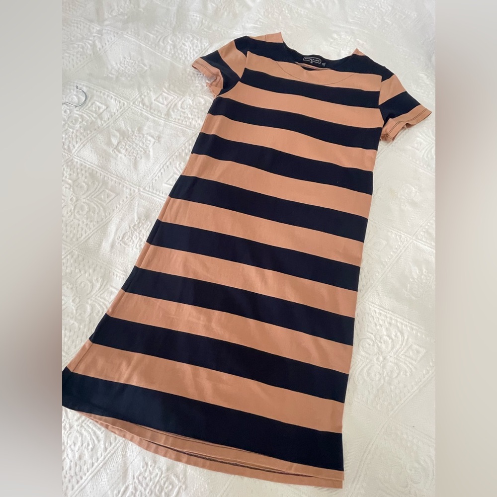 The Amber Dress in Navy & Tan Striped EUC Size M